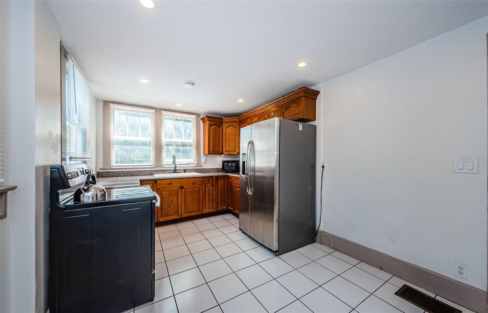 BOONE'S REV - Residential Lease