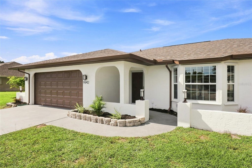 Photo of 9942 Gulfstream Boulevard, Englewood, FL 34224 (MLS # C7530278)