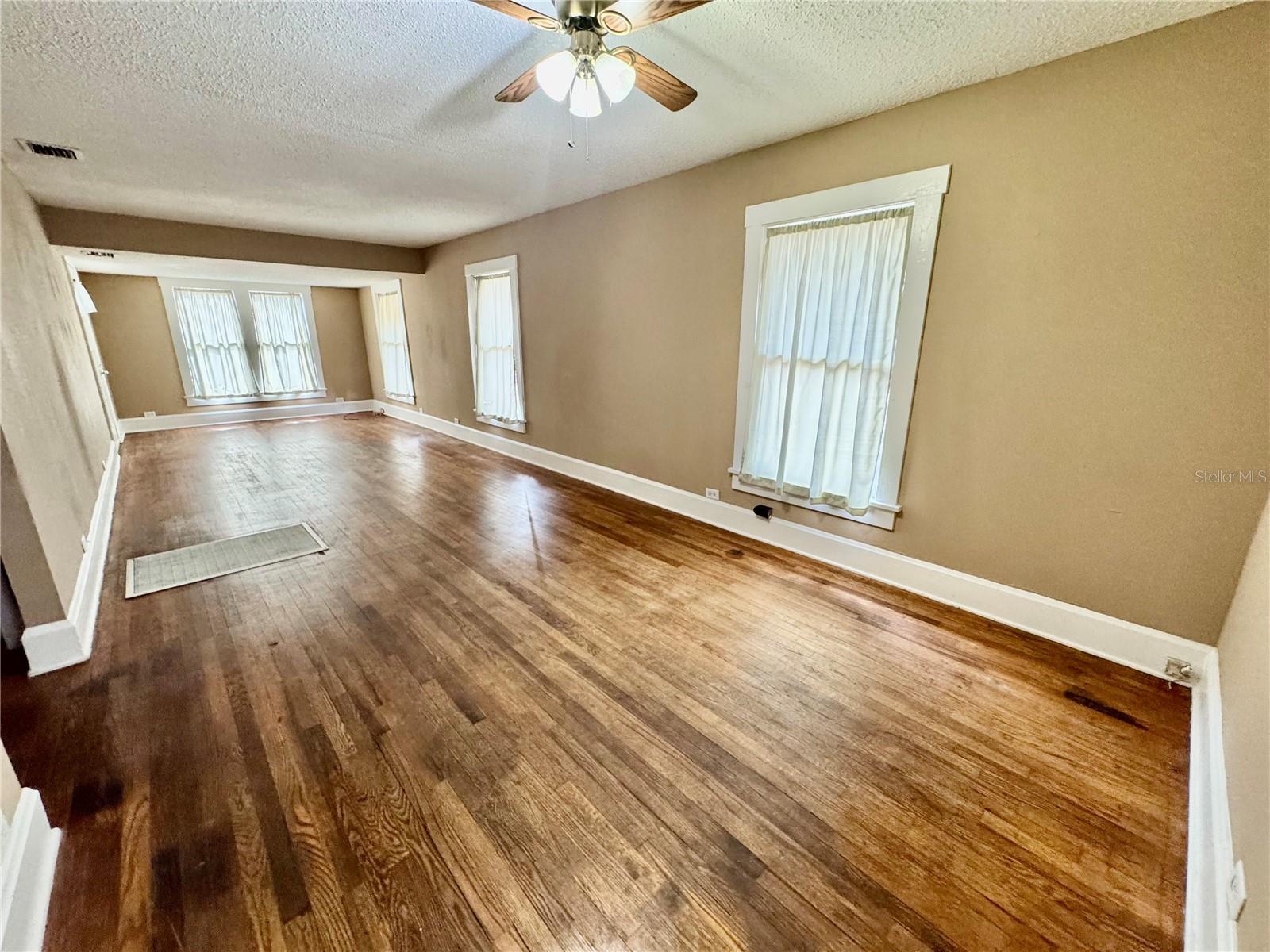 ORANGE PARK 7 PG 48 - Residential