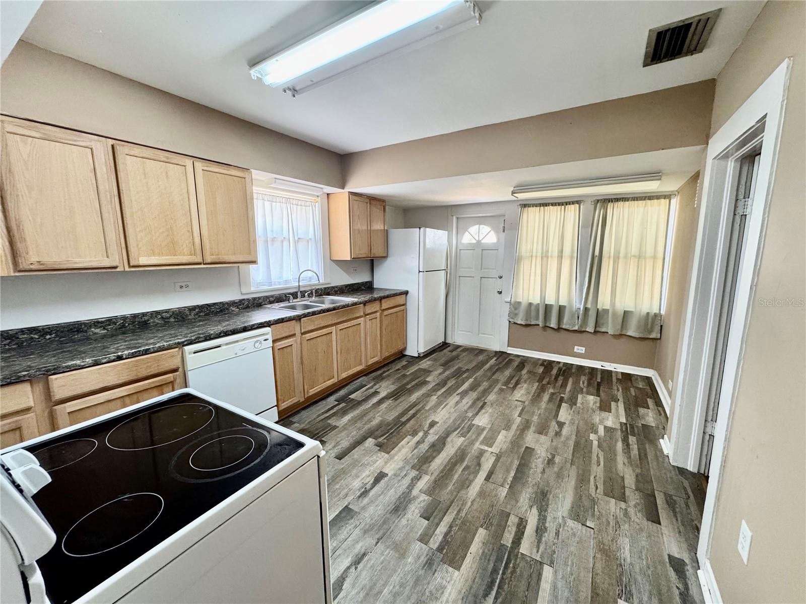 ORANGE PARK 7 PG 48 - Residential