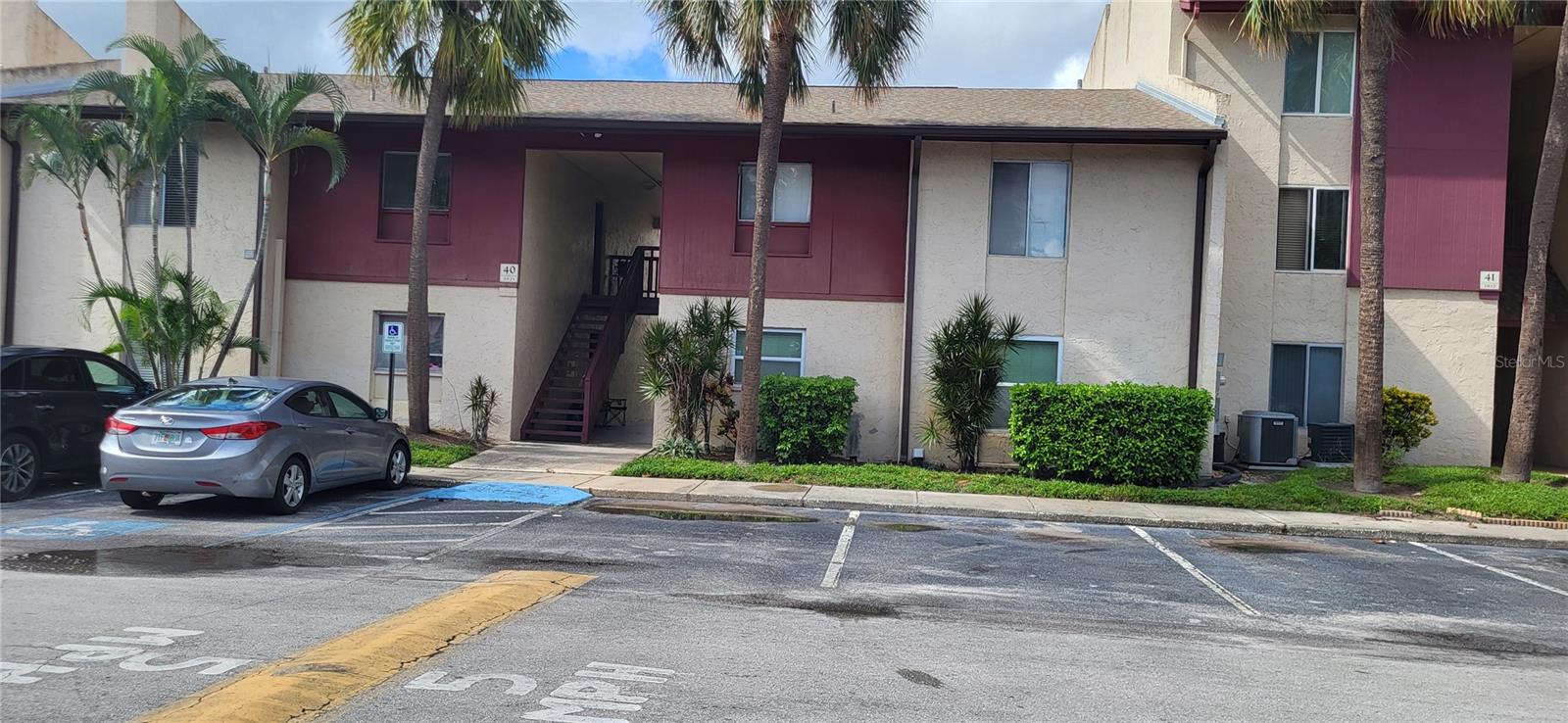 Gated 2BR/BA with Lake View, community pool, club house and ample parking. Close to USF, Bush Gardens and downtown Tampa, central location.
