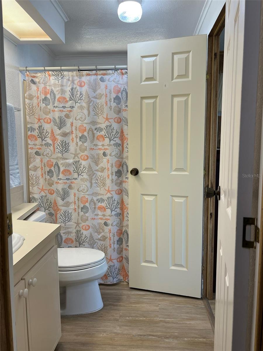 FLORAL LAKES - Residential