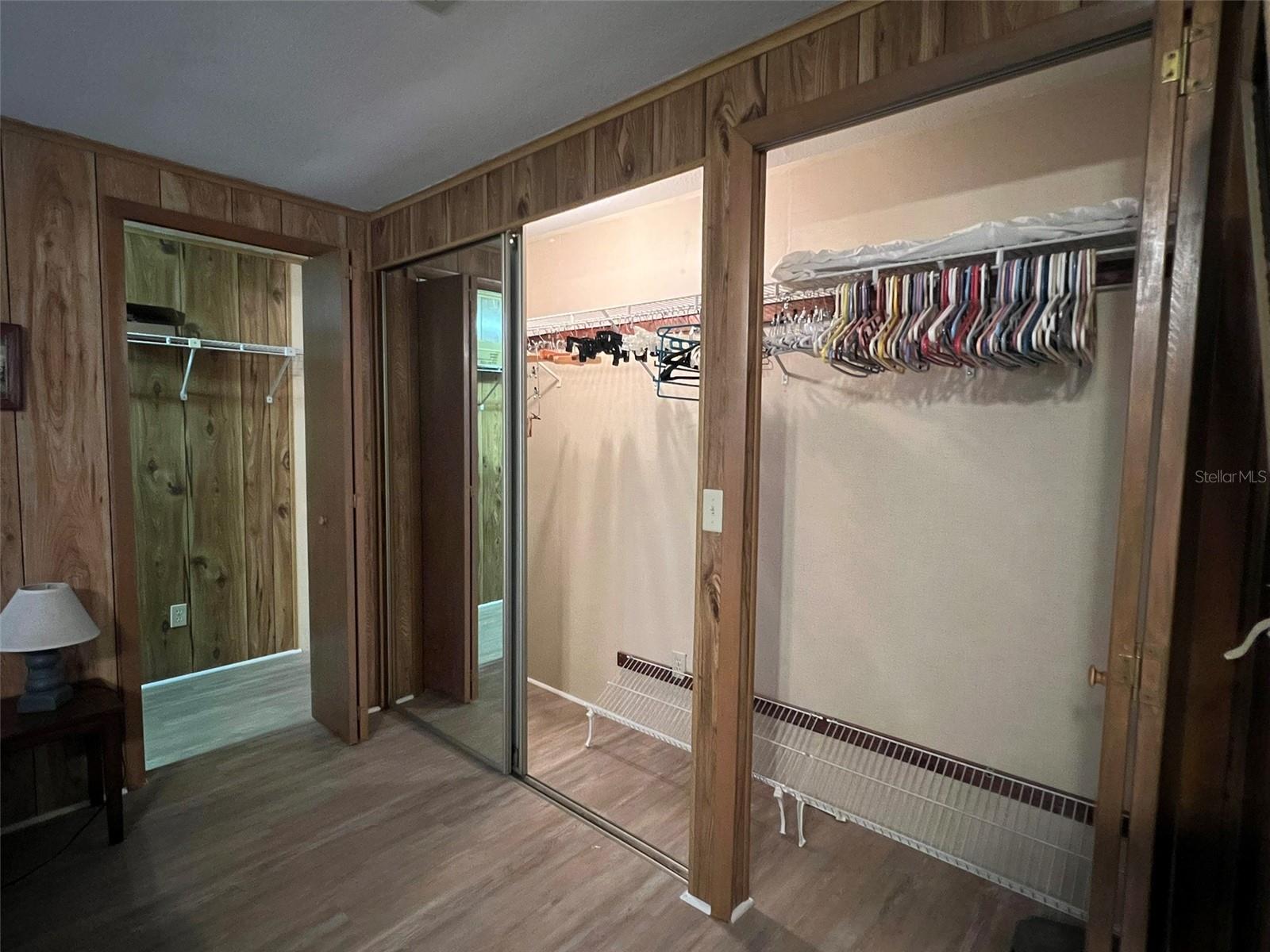 FLORAL LAKES - Residential