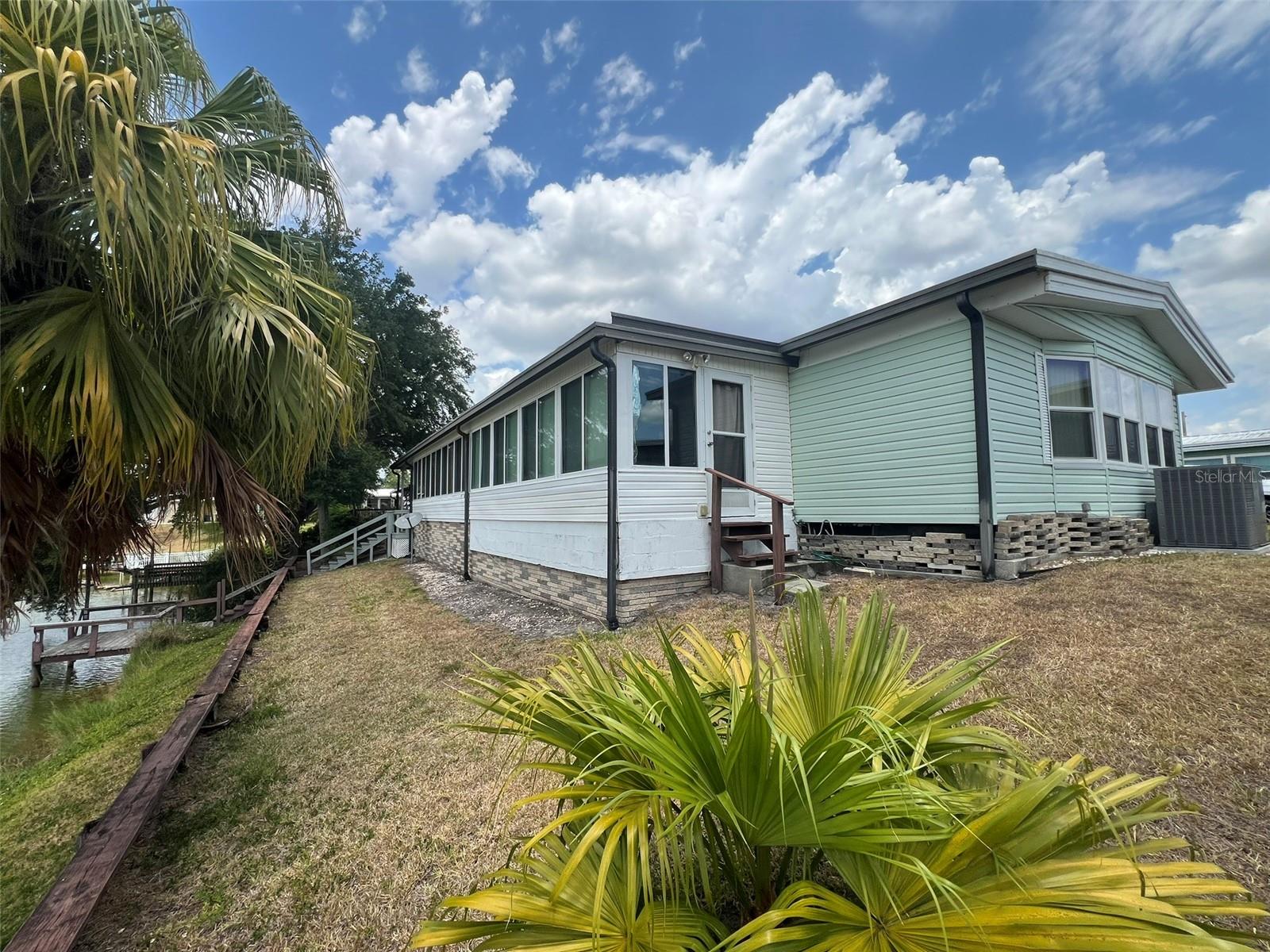 FLORAL LAKES - Residential