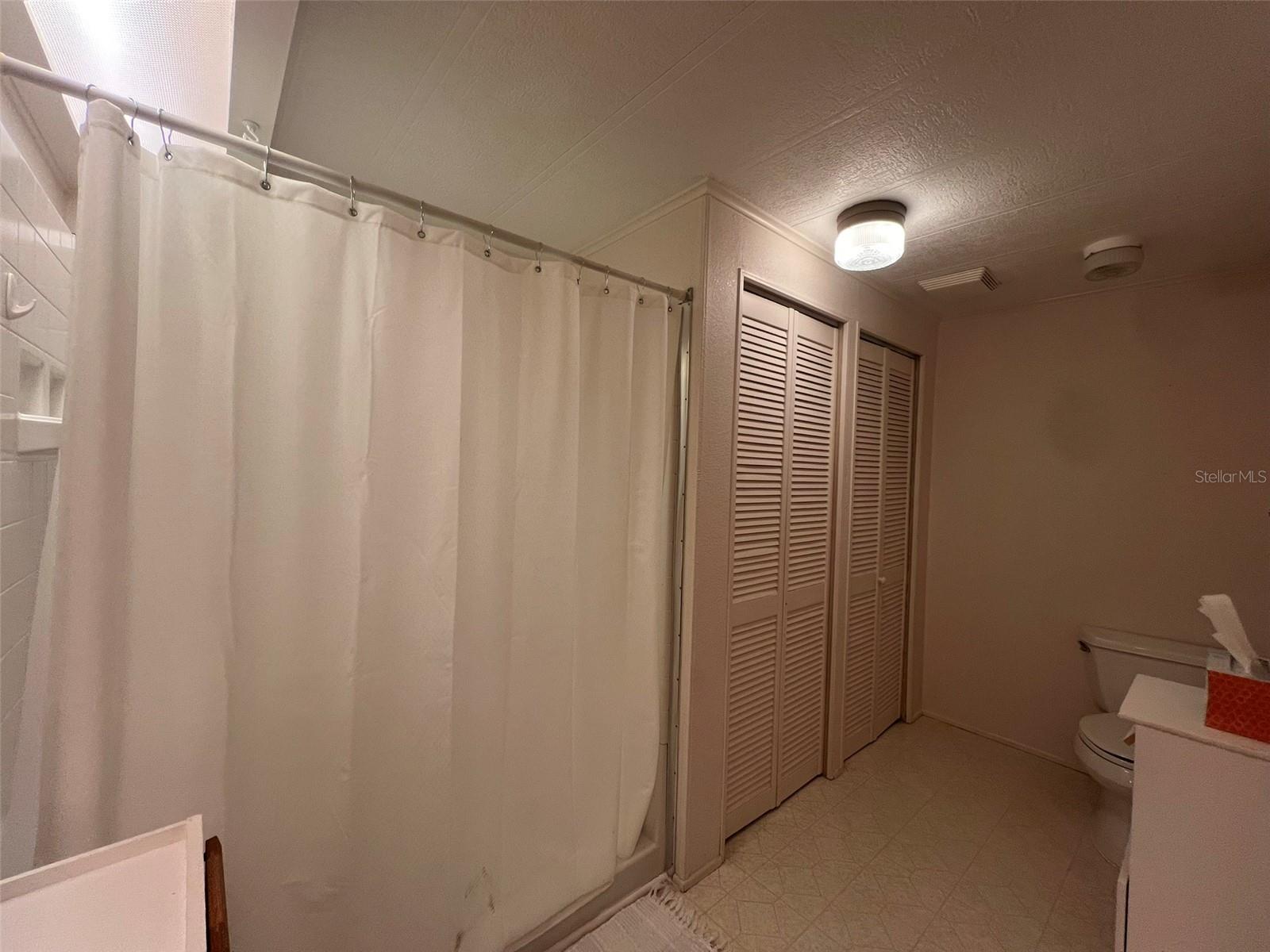 FLORAL LAKES - Residential