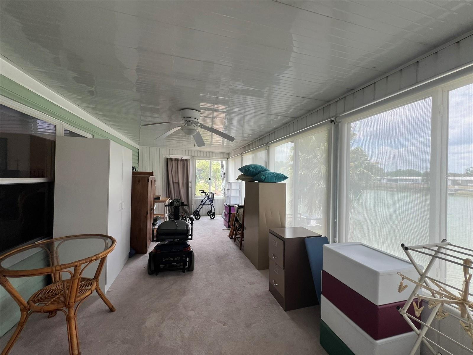 FLORAL LAKES - Residential