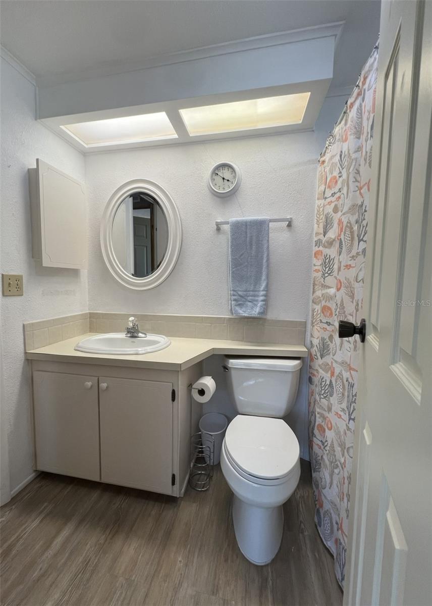 FLORAL LAKES - Residential