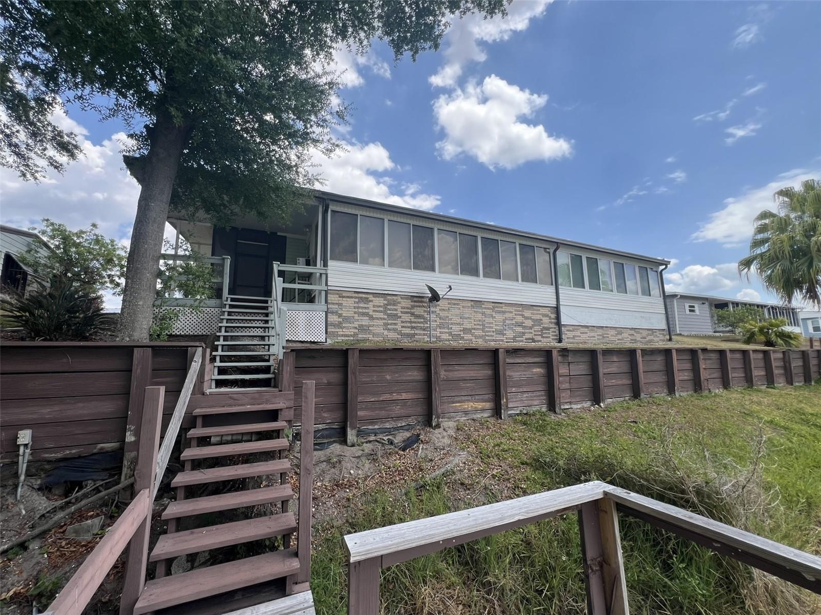 FLORAL LAKES - Residential