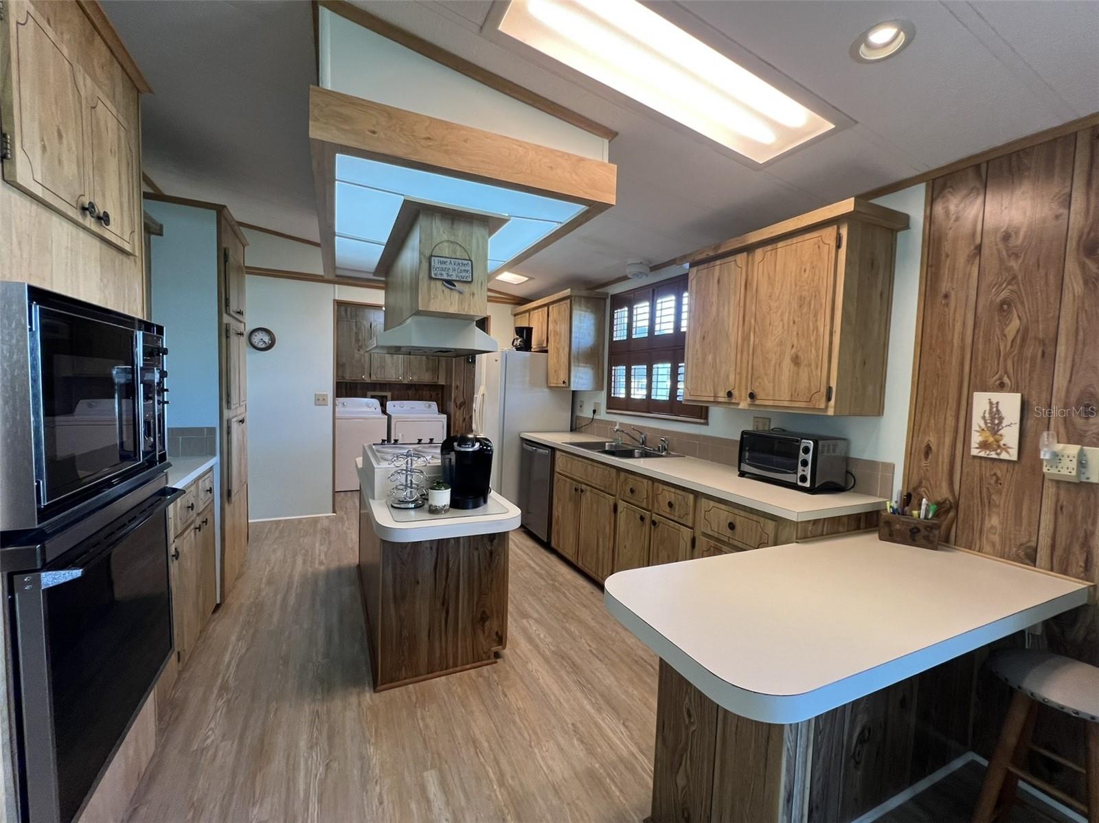 FLORAL LAKES - Residential