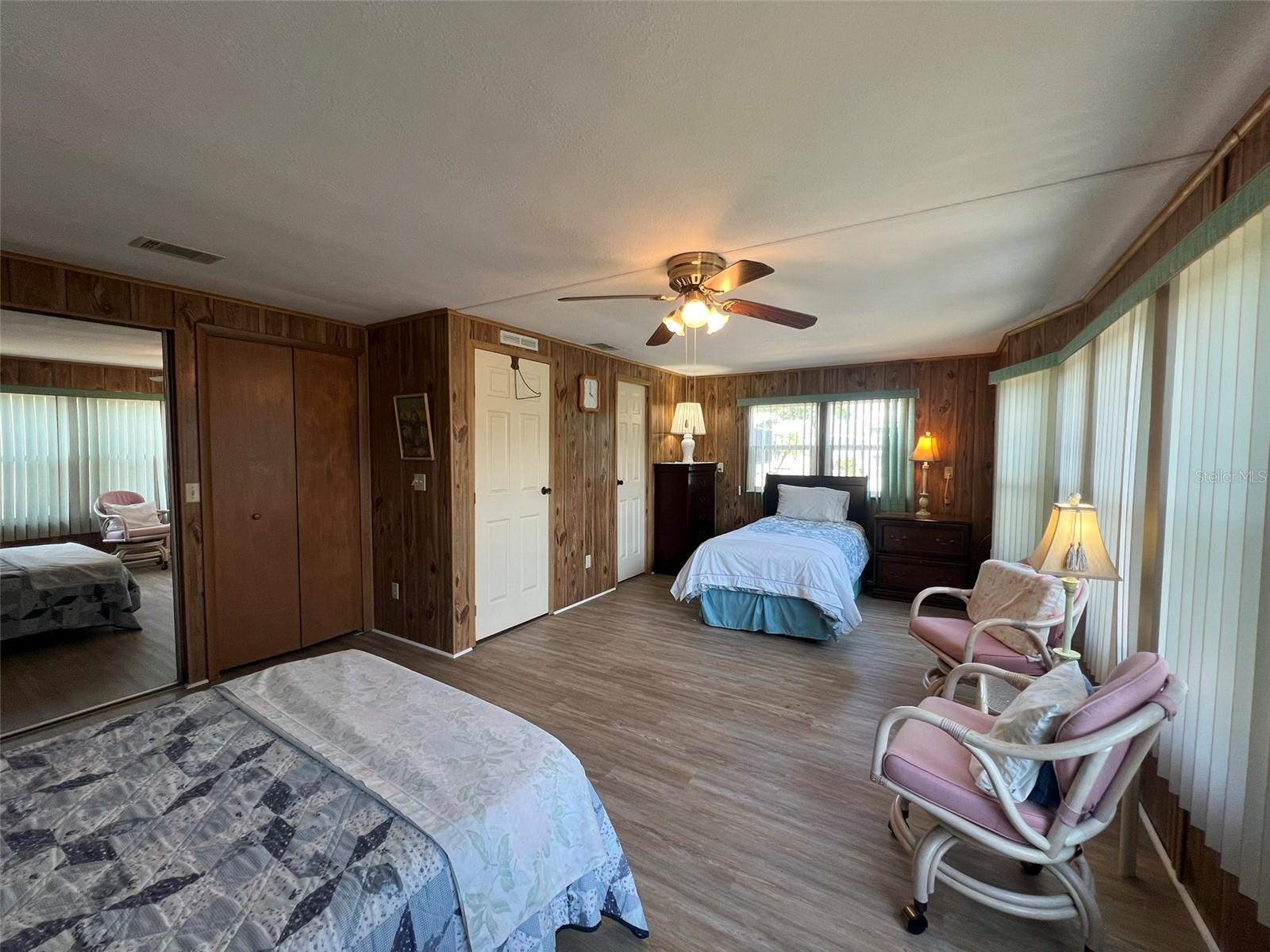 FLORAL LAKES - Residential