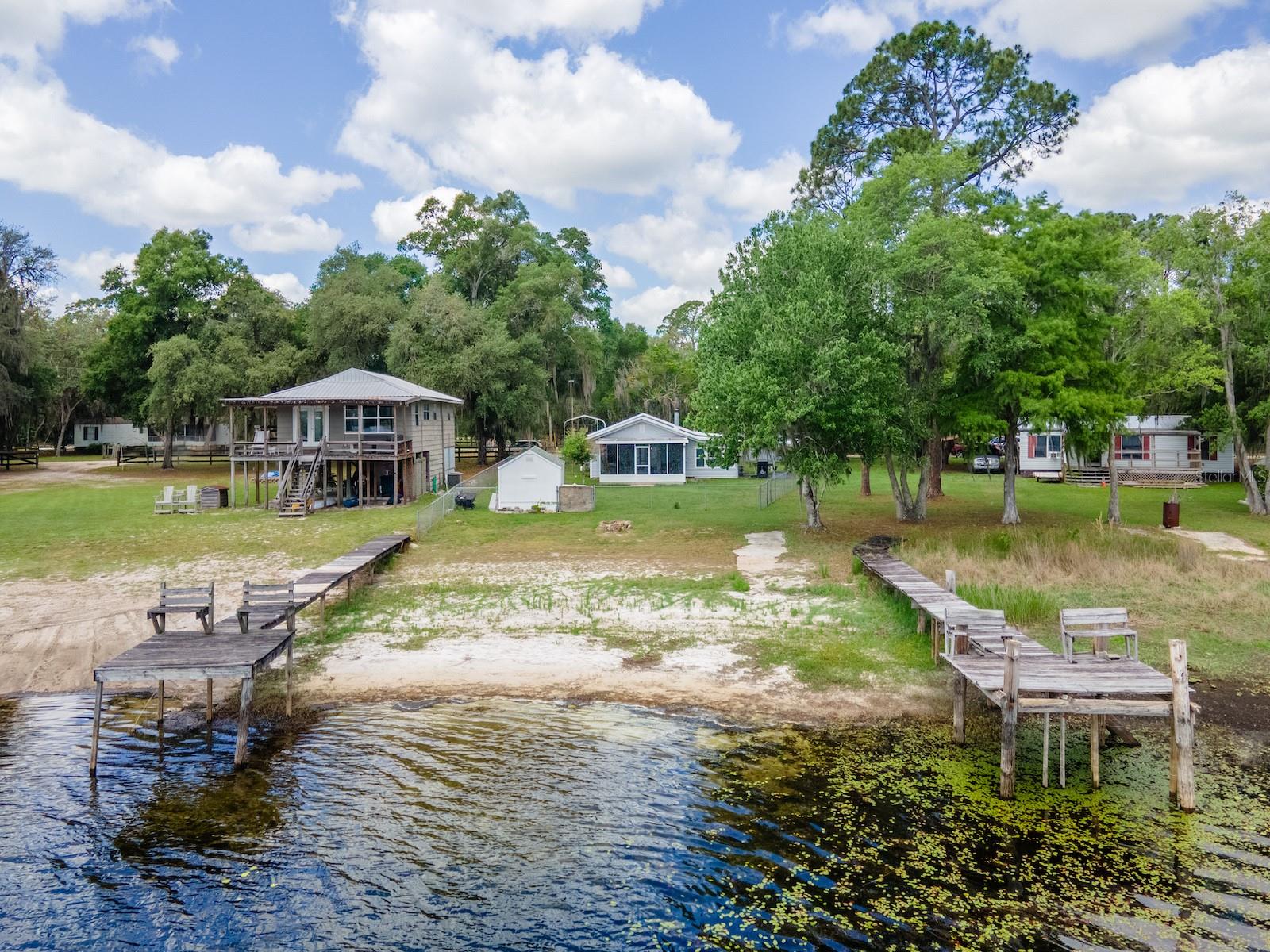 LAKEVIEW MANOR - Residential
