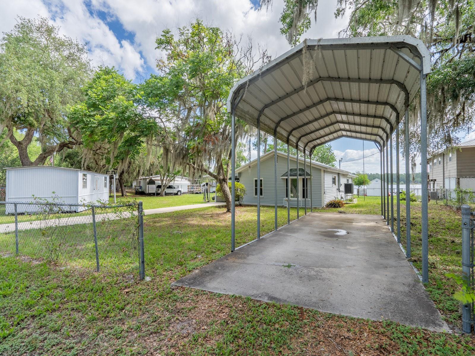 LAKEVIEW MANOR - Residential