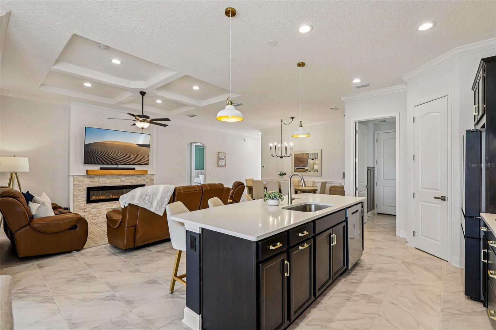 SILVER LNDG PH 2B - Residential