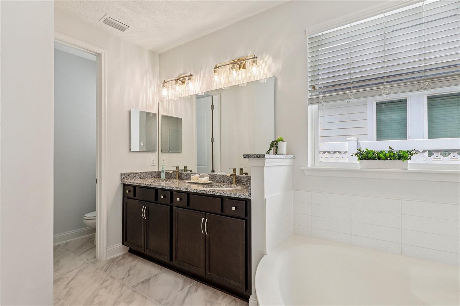 SILVER LNDG PH 2B - Residential