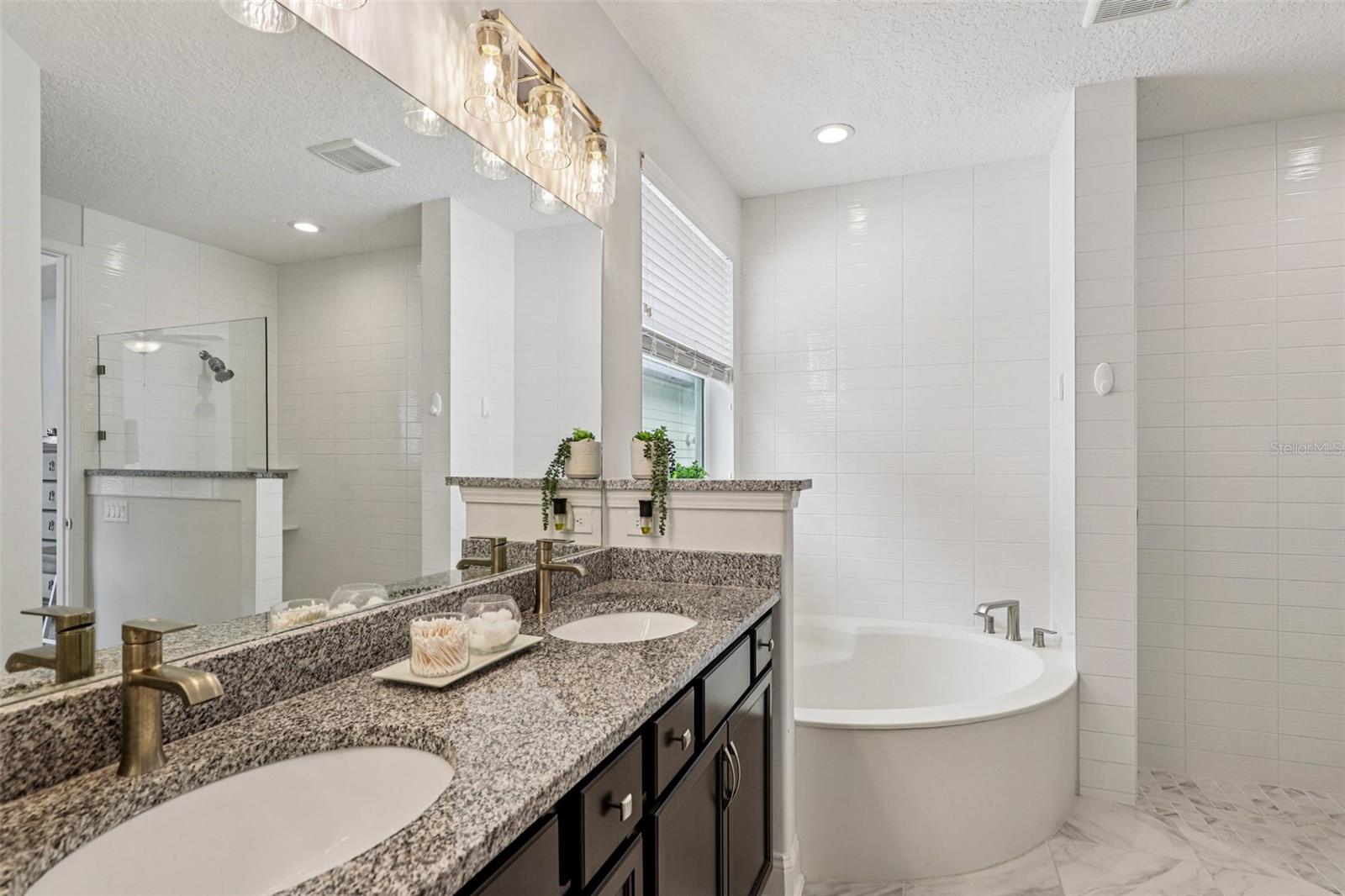 SILVER LNDG PH 2B - Residential