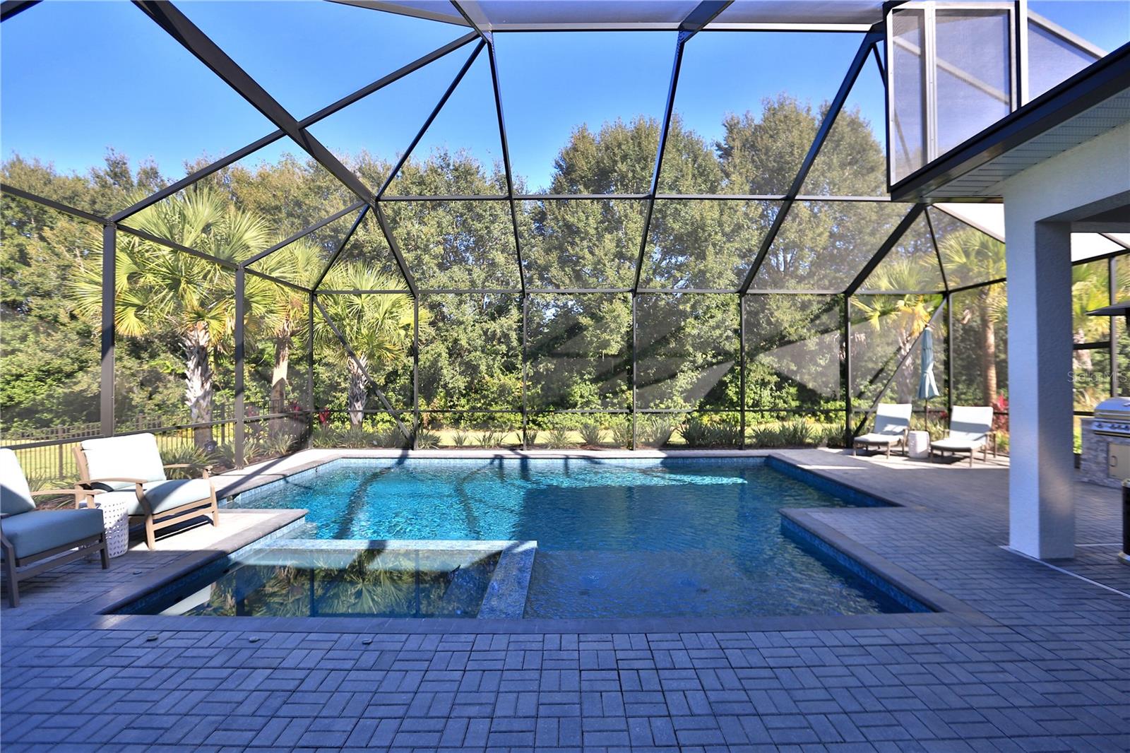 LEGENDARY TRAILS - Residential