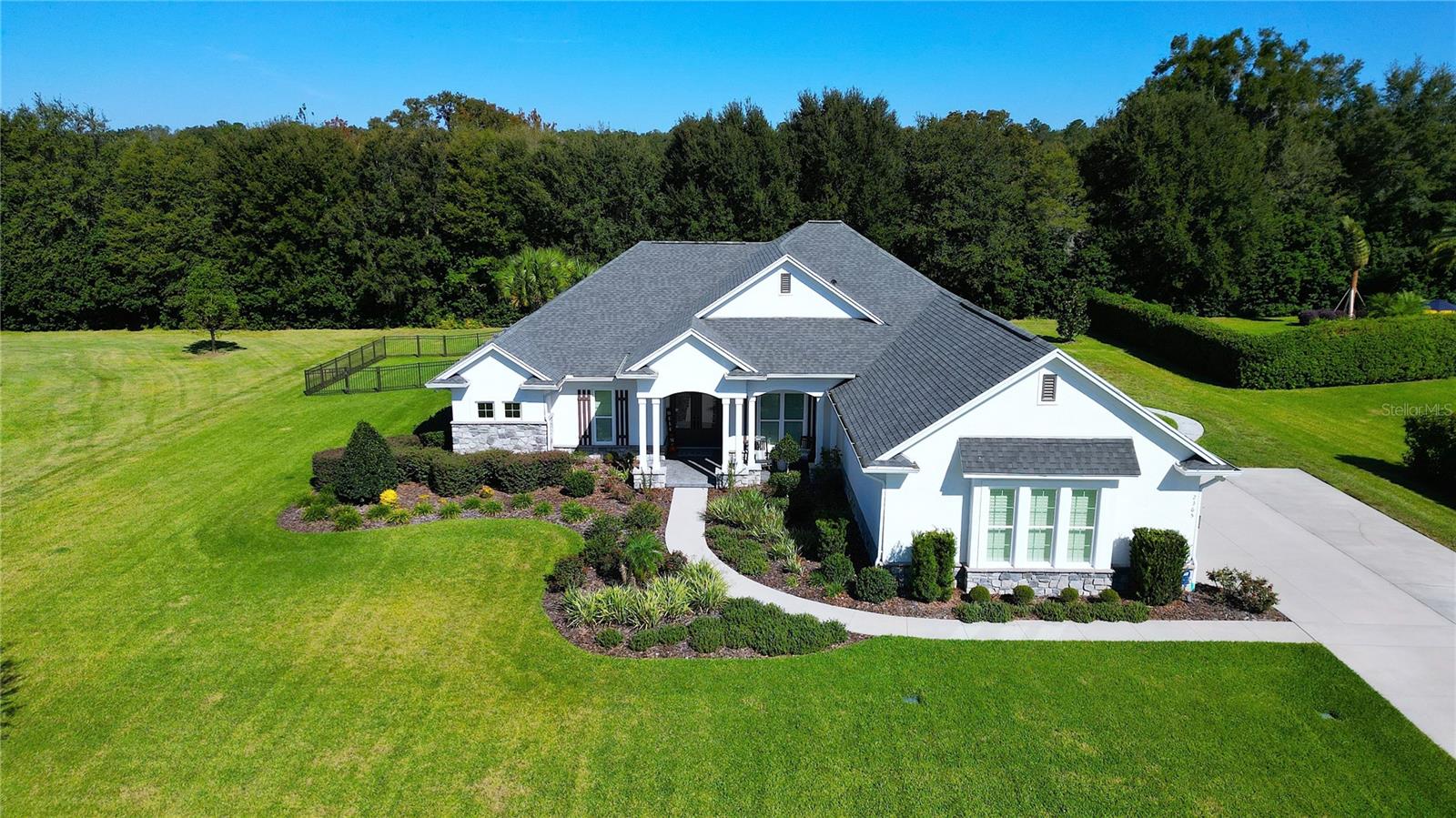 LEGENDARY TRAILS - Residential