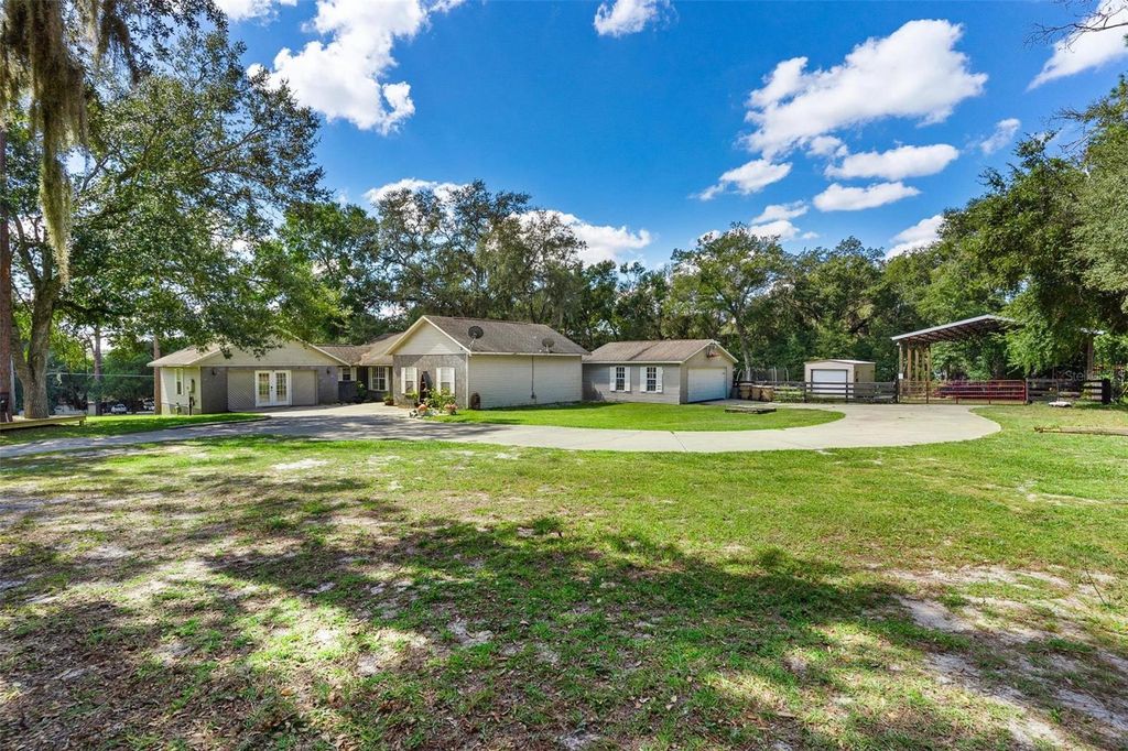 Photo of 36301 Piney Ridge Boulevard, Fruitland Park, FL 34731 (MLS # G5102726)