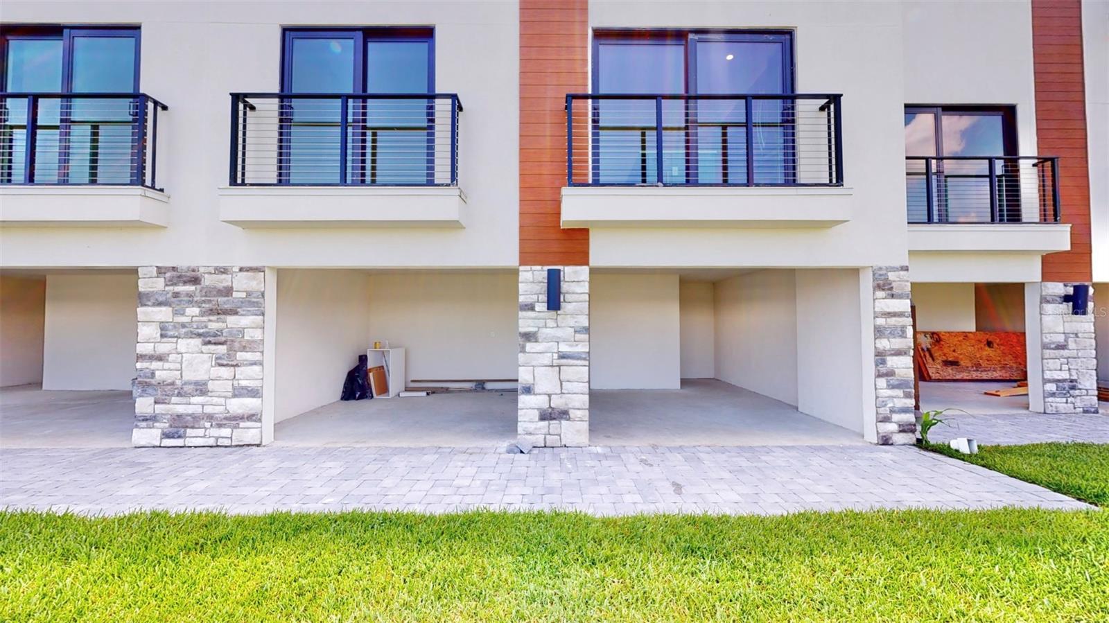 SADYNE SUNRISE TOWNHOMES - Residential Lease