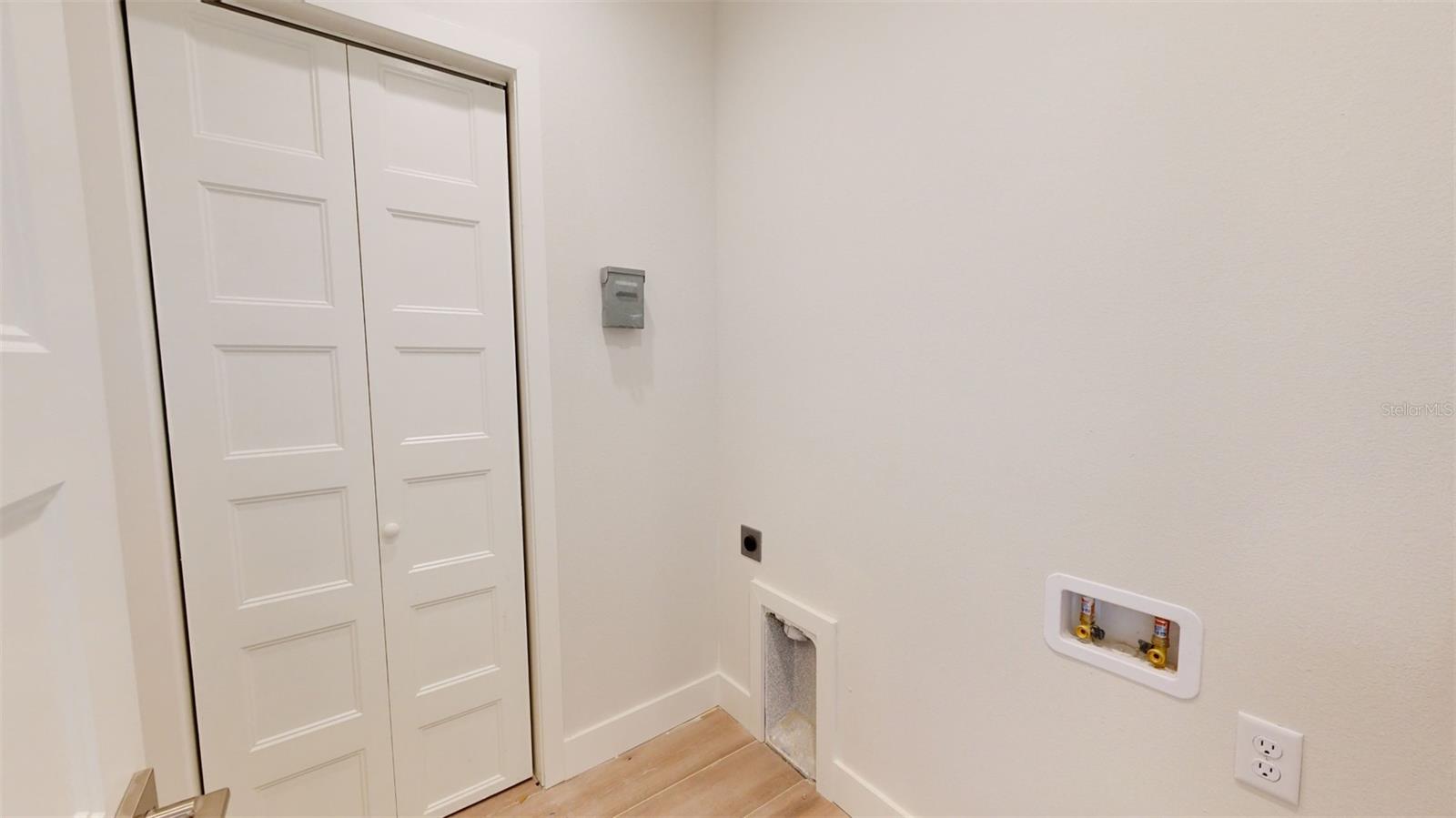 SADYNE SUNRISE TOWNHOMES - Residential Lease