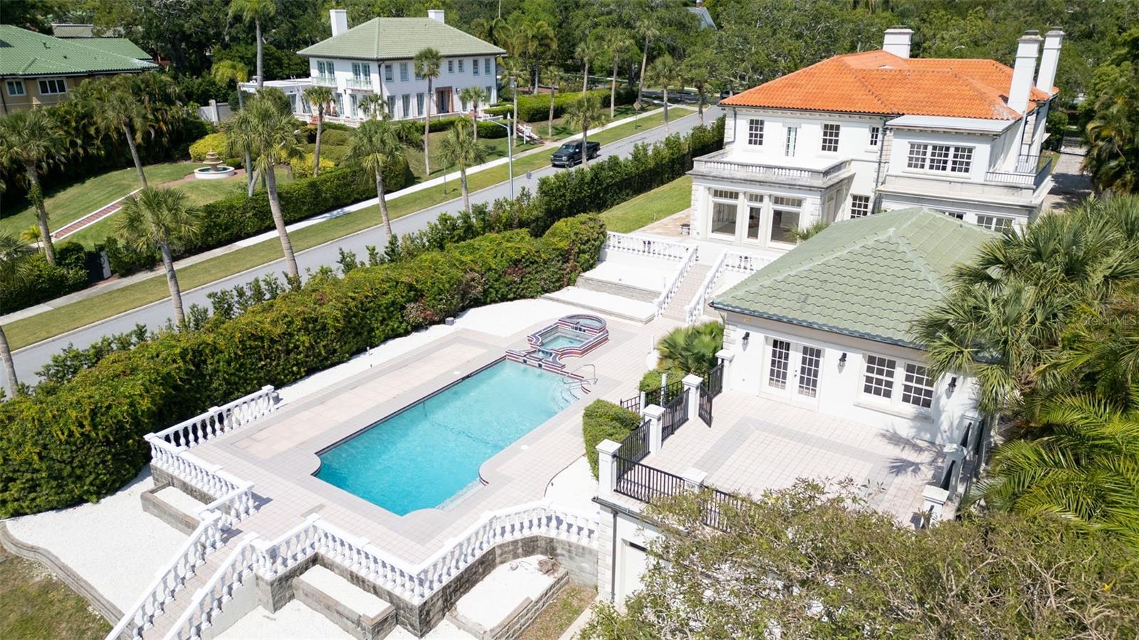 HARBOR OAKS - Residential