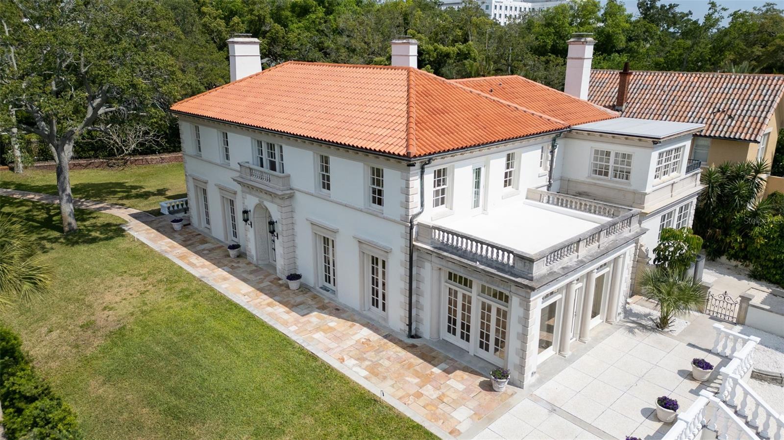 HARBOR OAKS - Residential