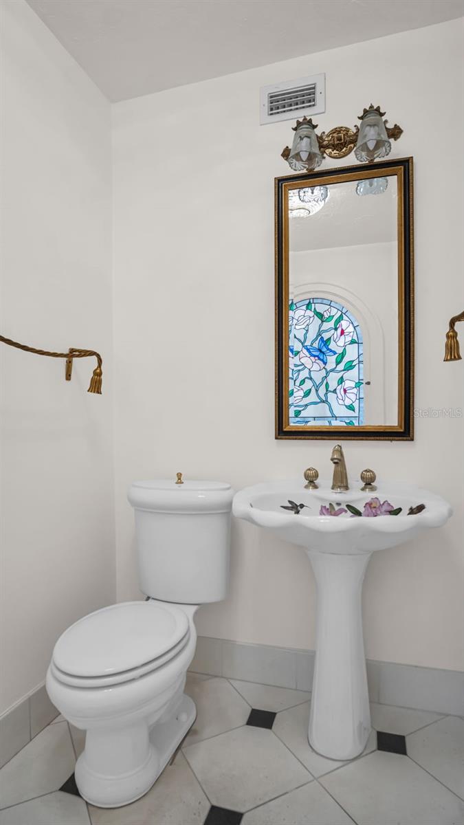 HARBOR OAKS - Residential