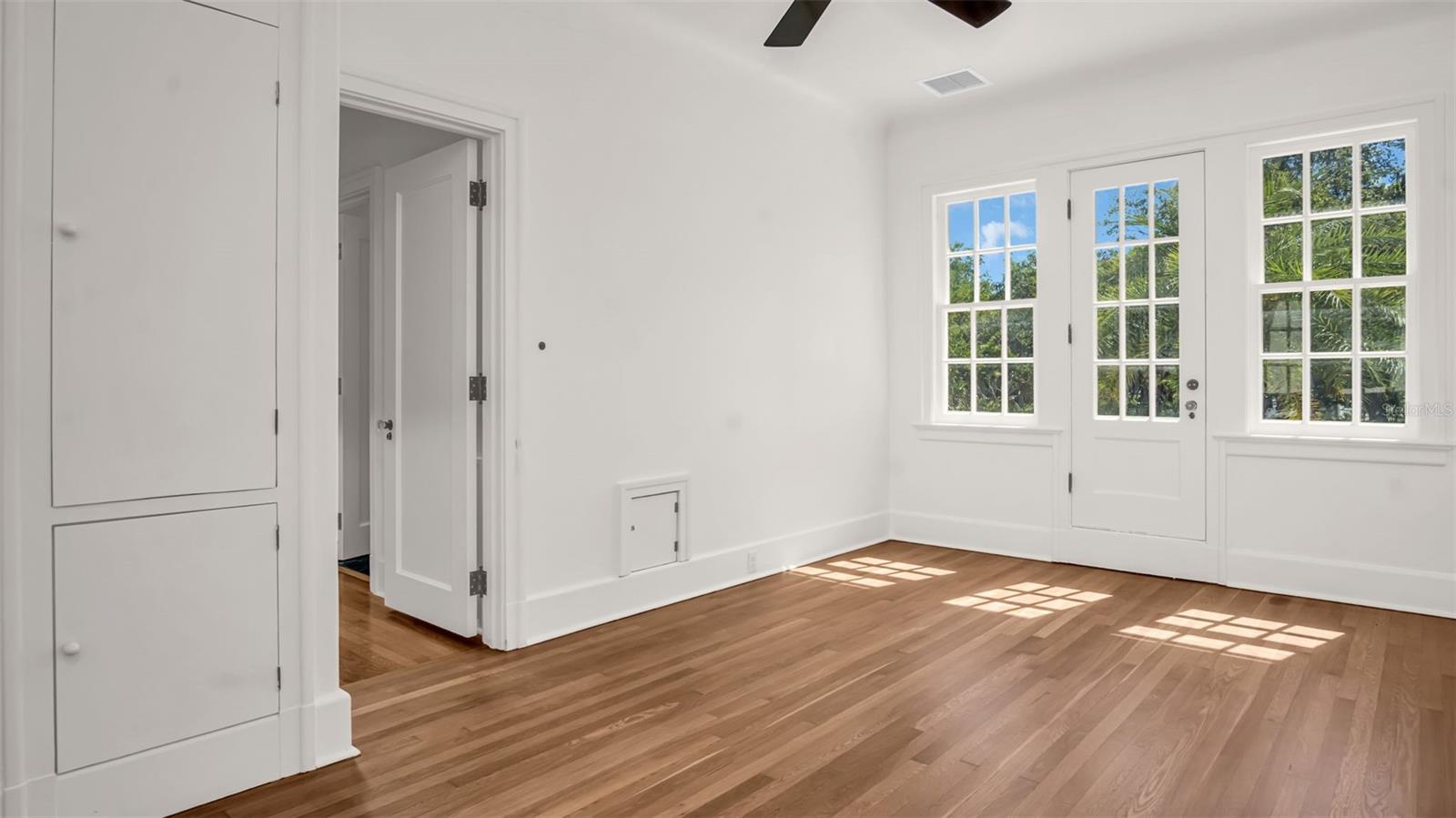 HARBOR OAKS - Residential