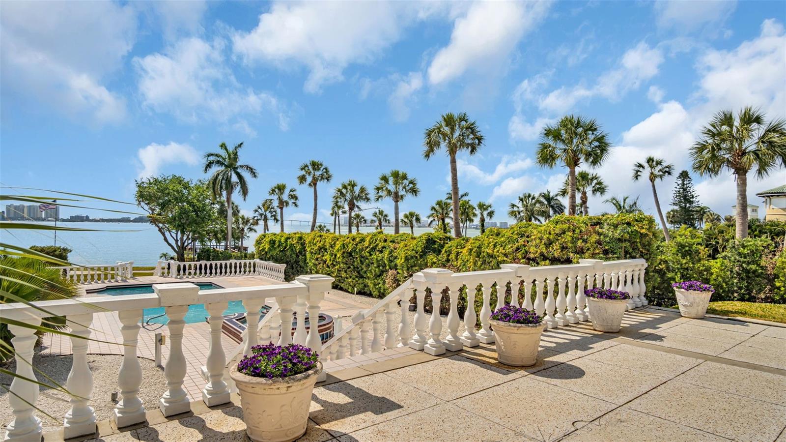 HARBOR OAKS - Residential