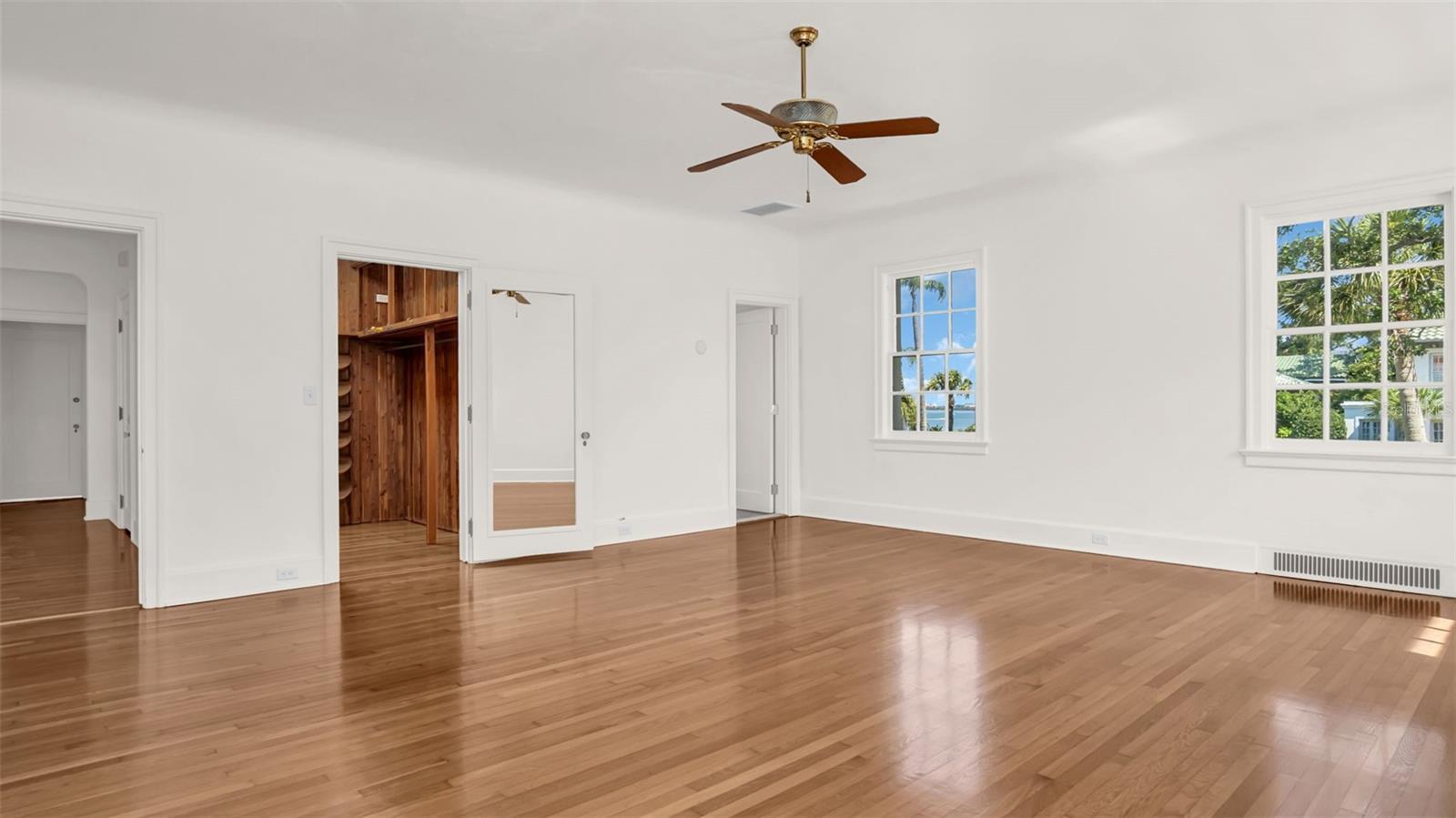 HARBOR OAKS - Residential