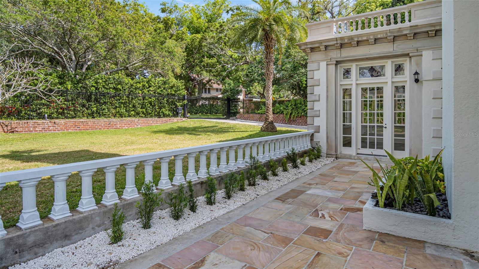 HARBOR OAKS - Residential