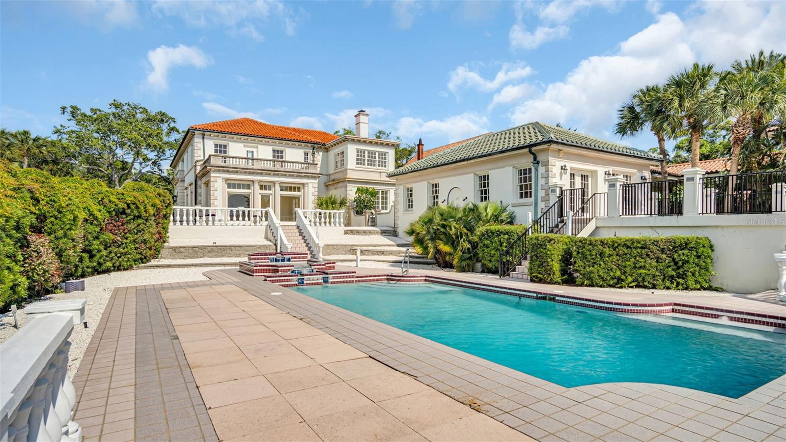 HARBOR OAKS - Residential