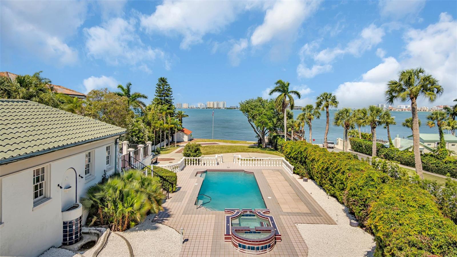 HARBOR OAKS - Residential