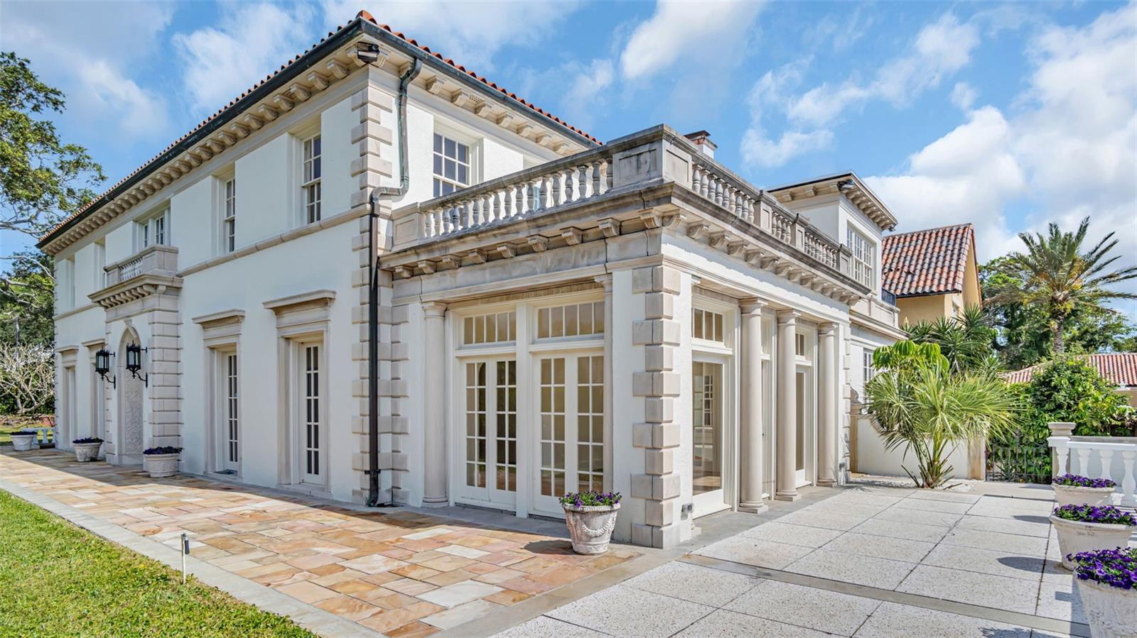 HARBOR OAKS - Residential