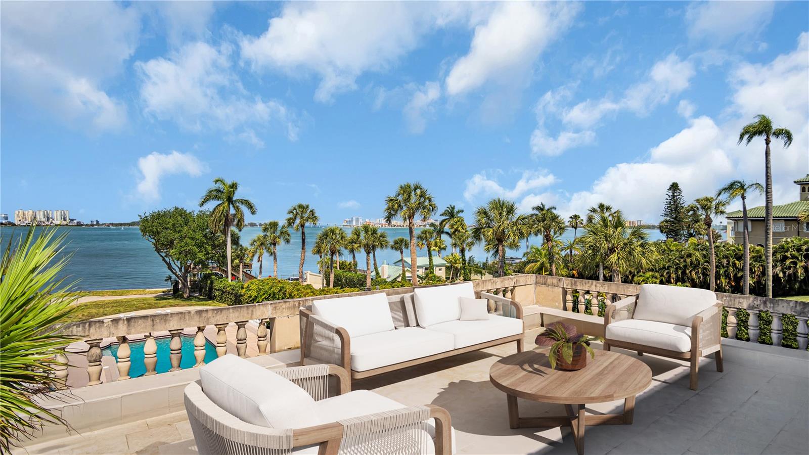 HARBOR OAKS - Residential