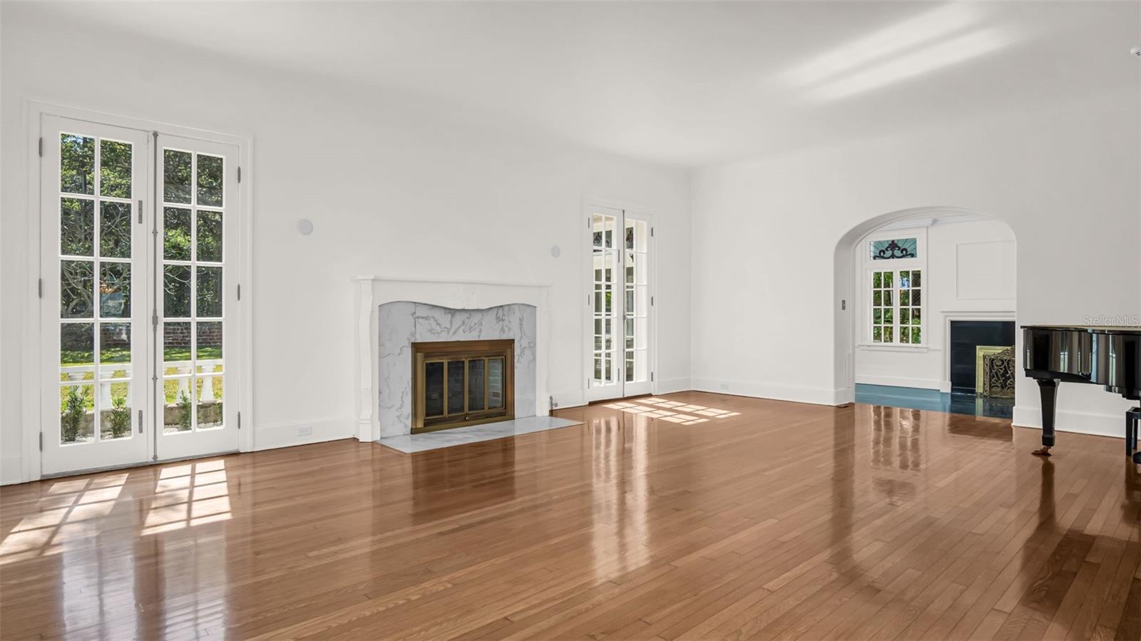 HARBOR OAKS - Residential