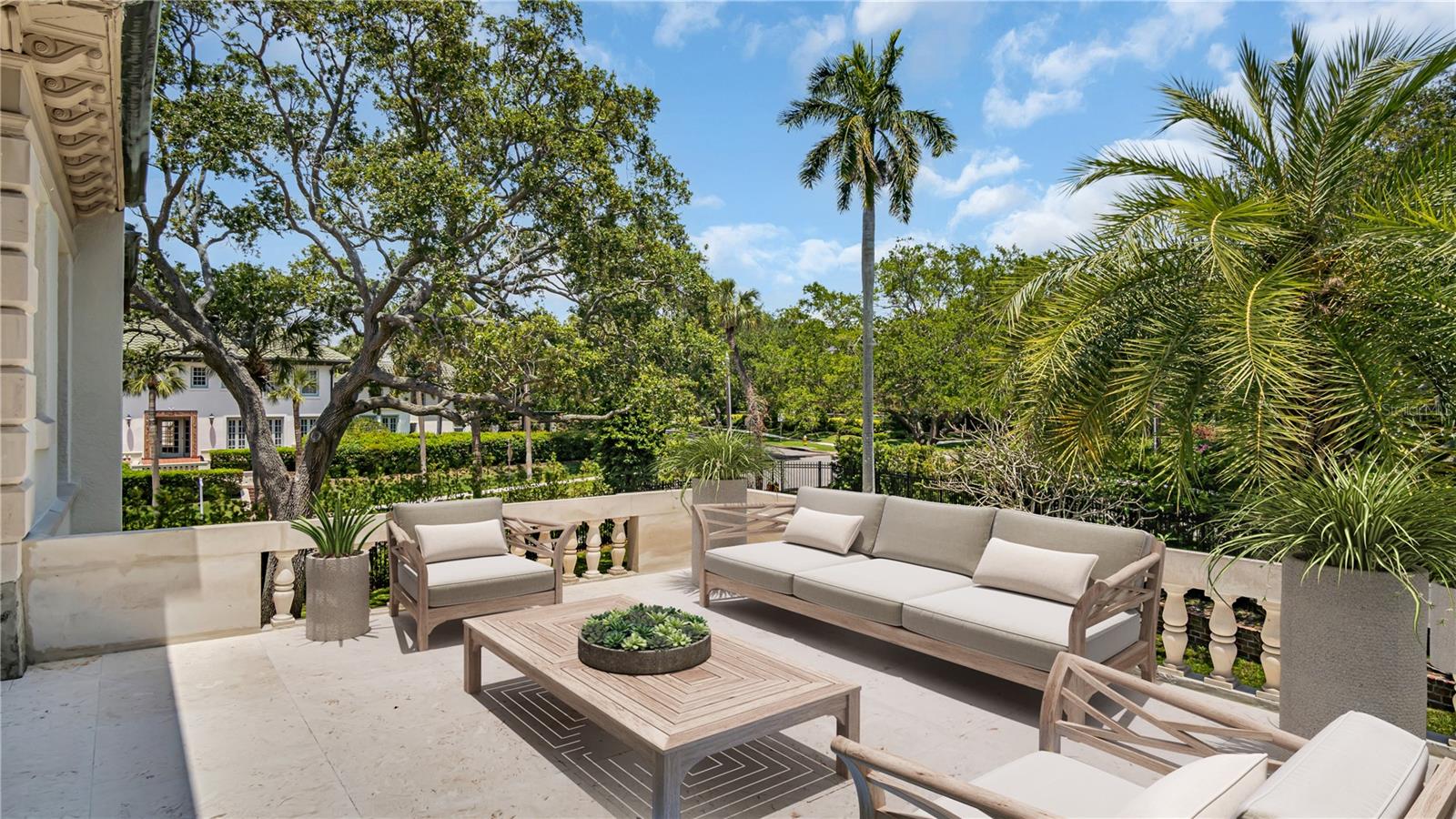 HARBOR OAKS - Residential