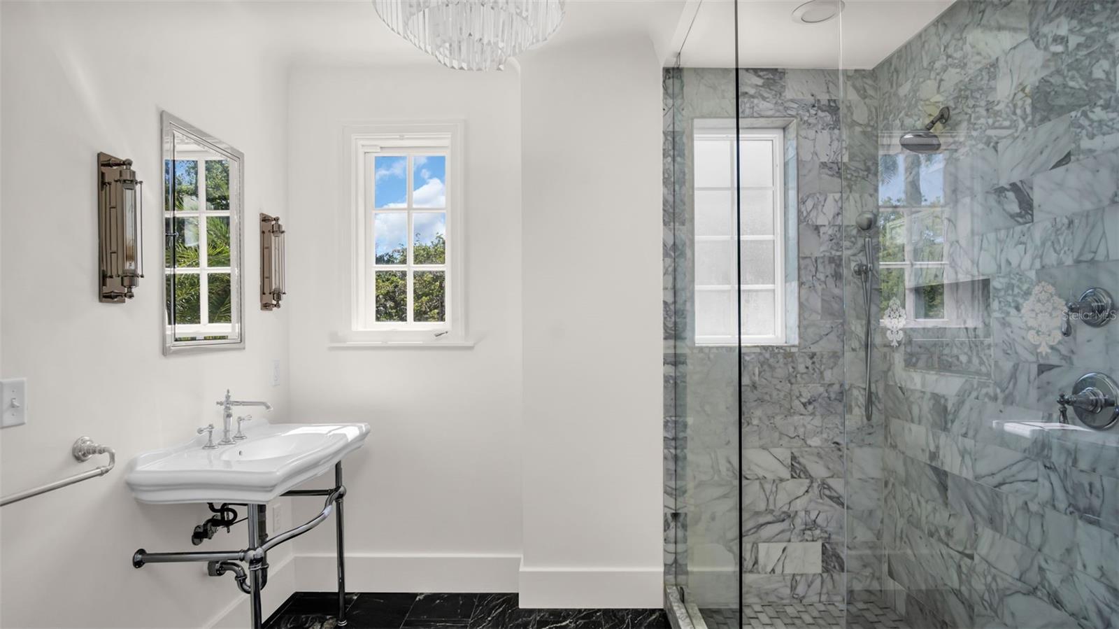 HARBOR OAKS - Residential