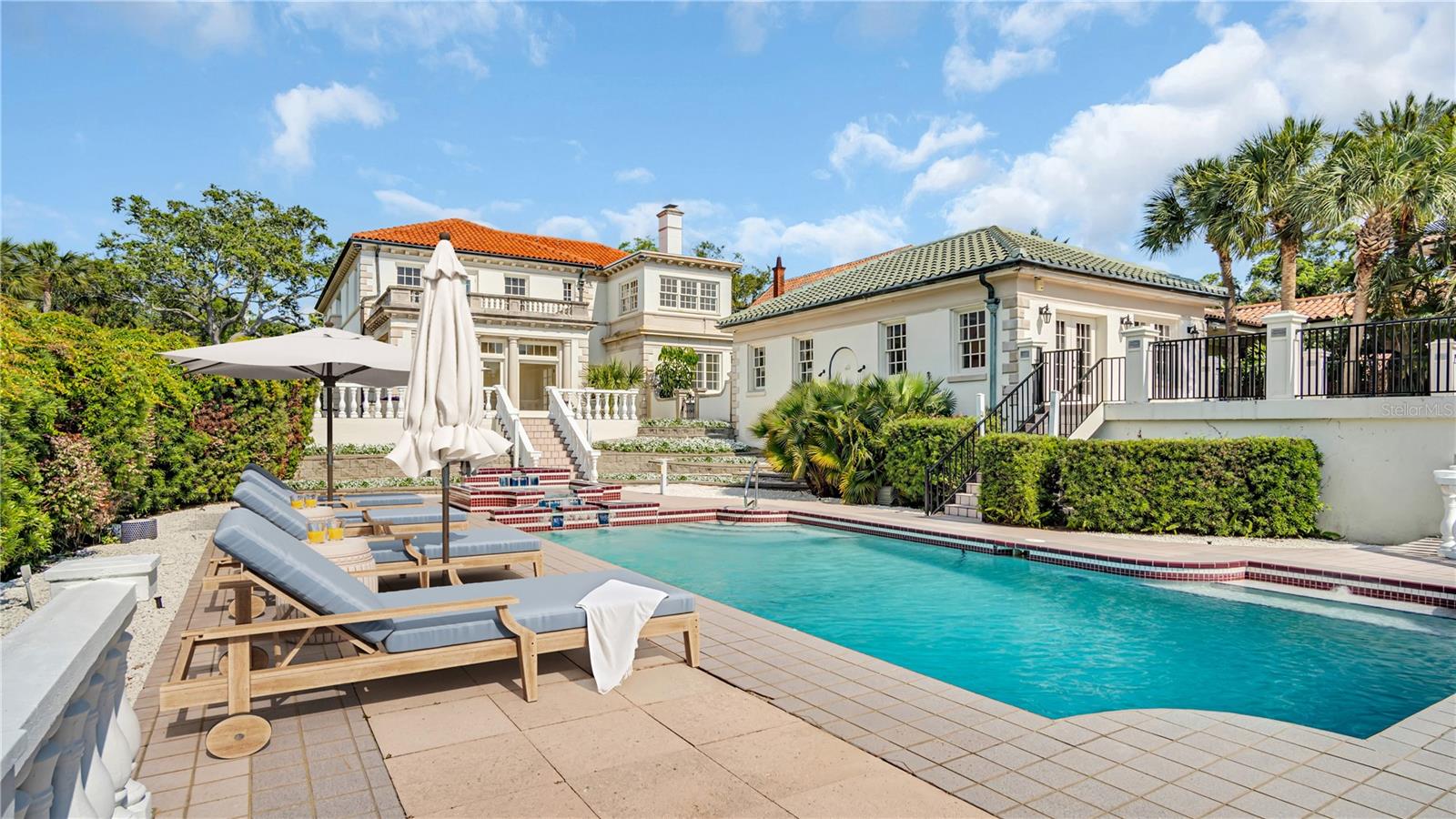 HARBOR OAKS - Residential