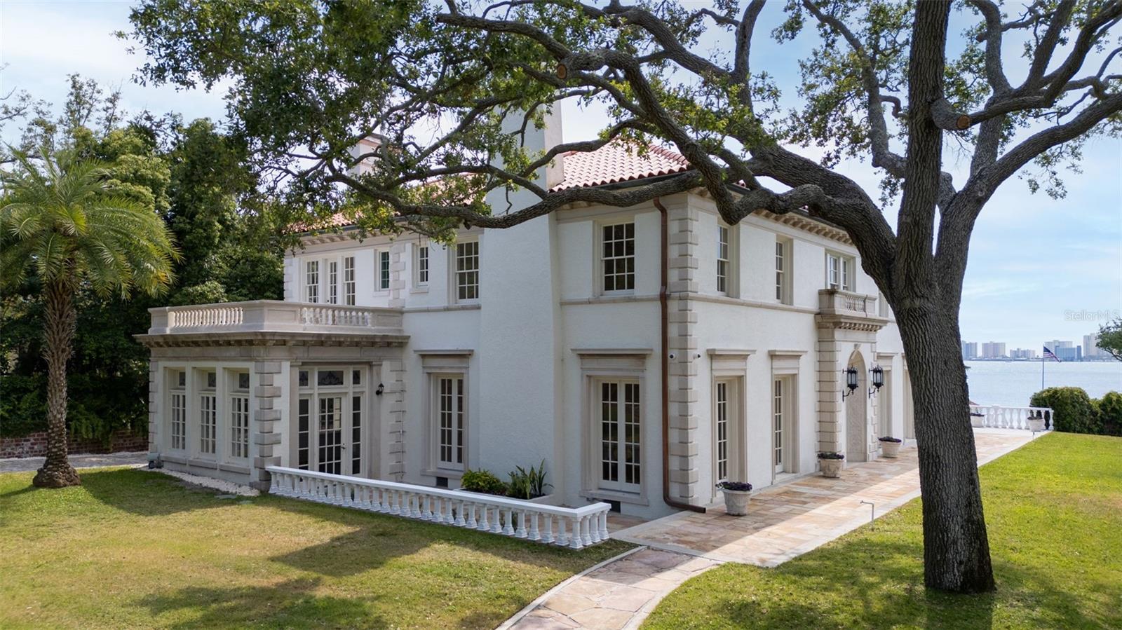 HARBOR OAKS - Residential