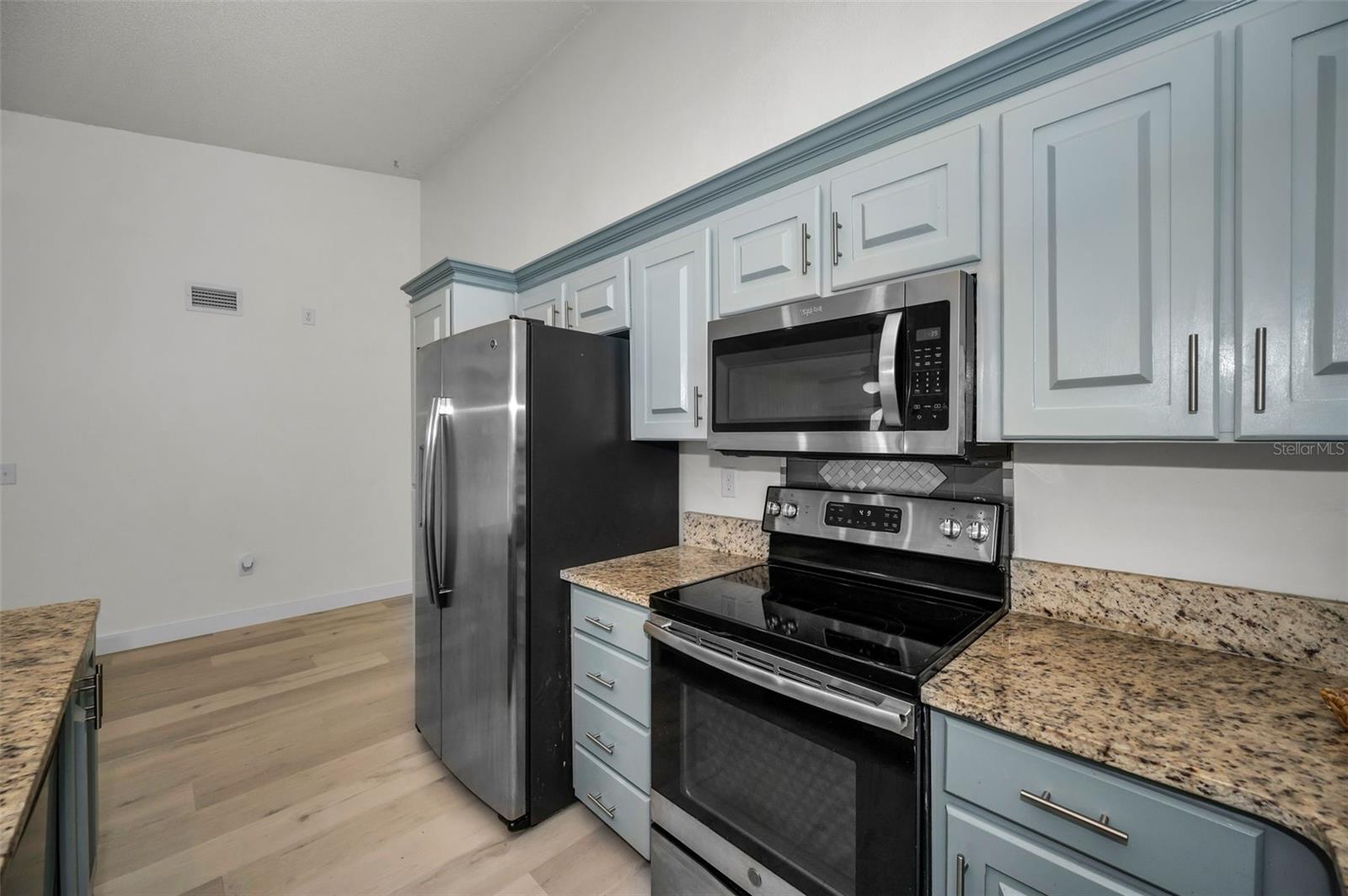 CRYSTAL LAKE CONDO - Residential Lease