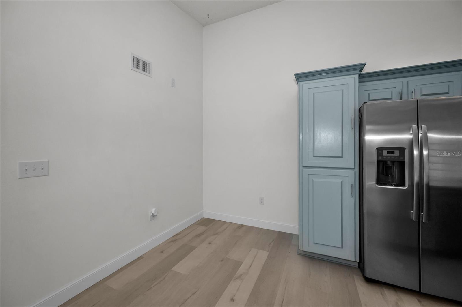 CRYSTAL LAKE CONDO - Residential Lease