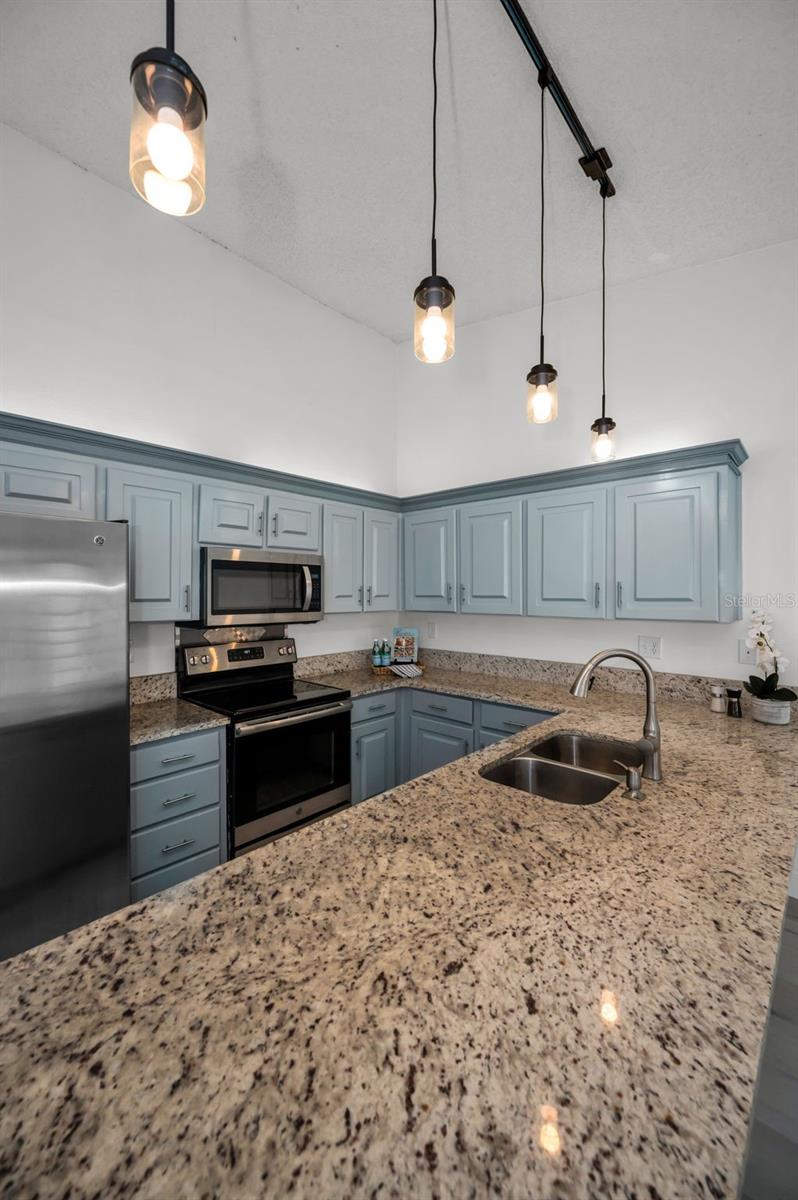 CRYSTAL LAKE CONDO - Residential Lease