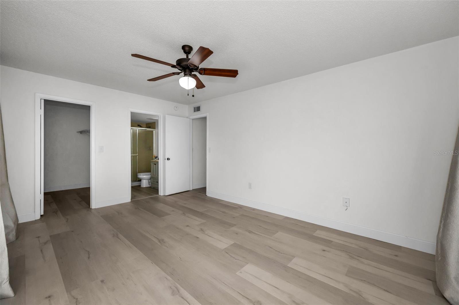 CRYSTAL LAKE CONDO - Residential Lease