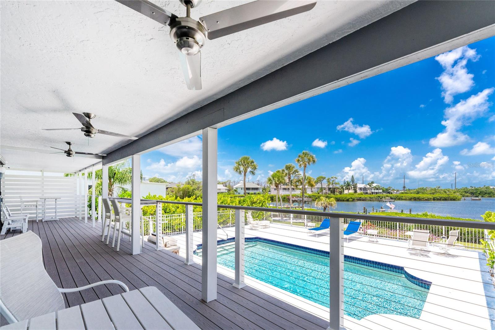 1013 BAY HARBOR DRIVE