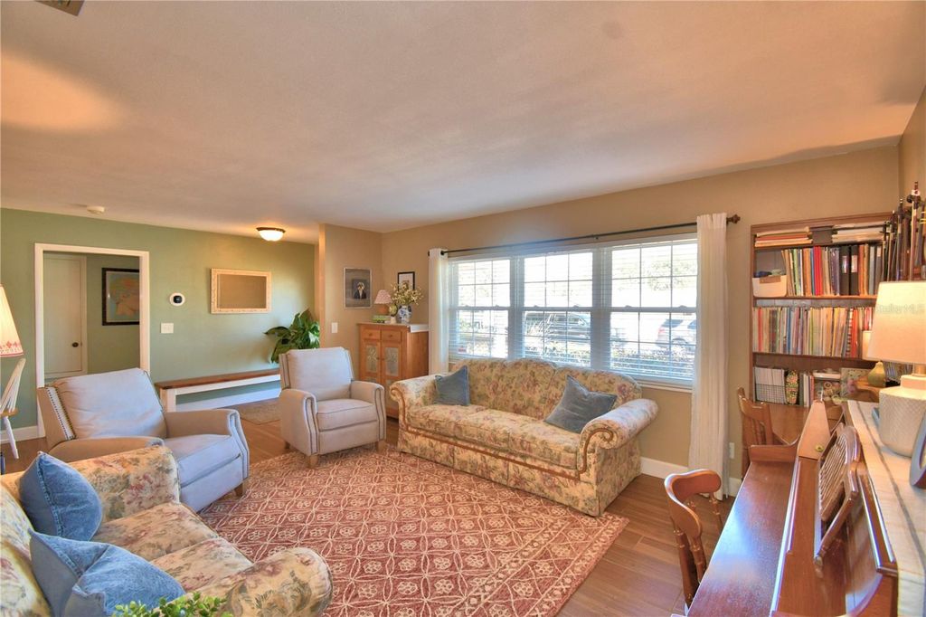 Photo of 141 Browning Circle, Winter Haven, FL 33884 (MLS # P4937835)