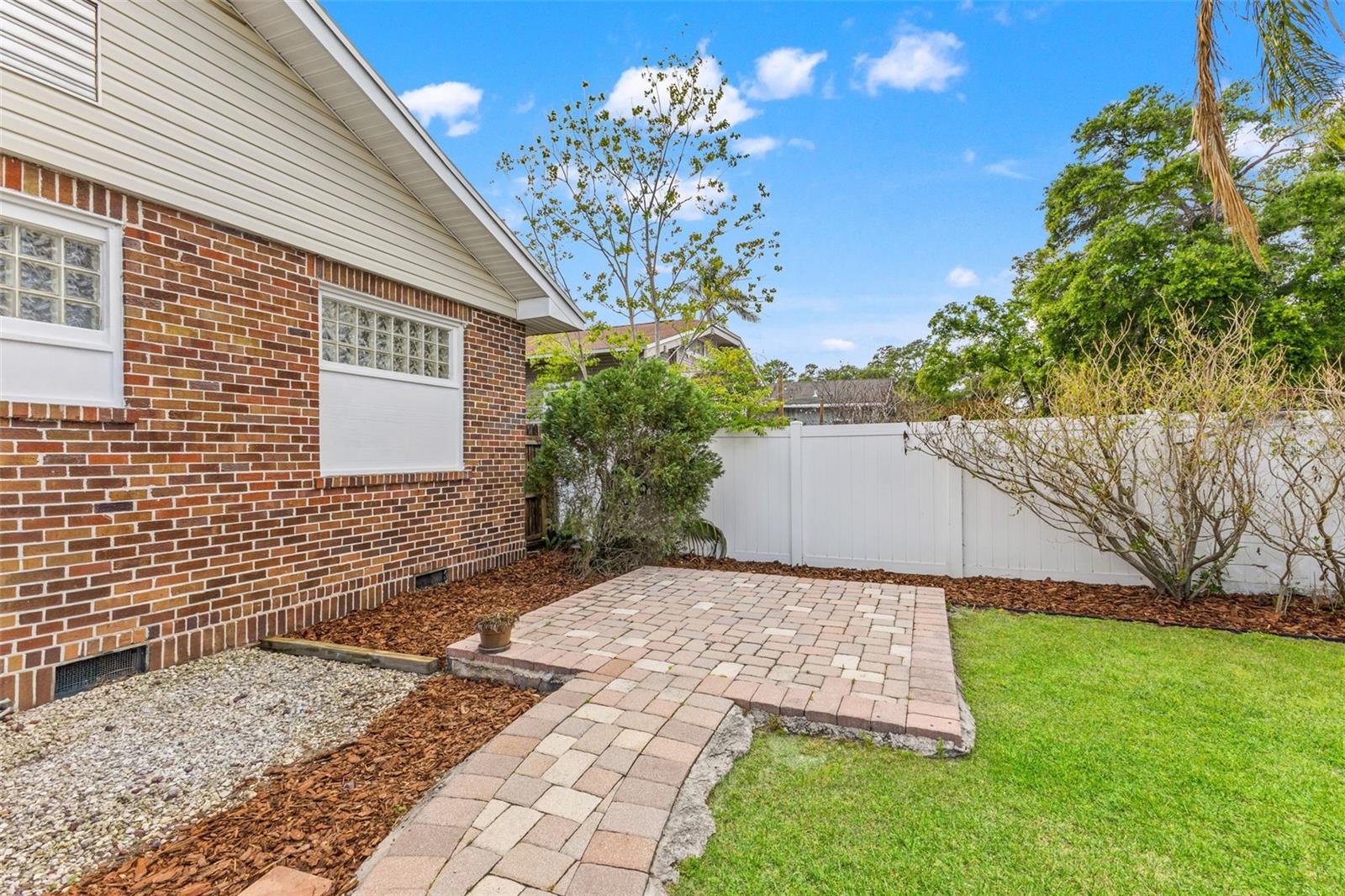 RIVERCREST - Residential