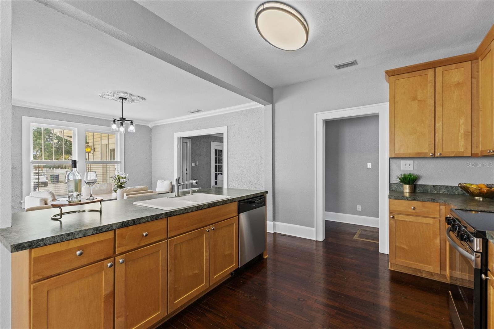 RIVERCREST - Residential