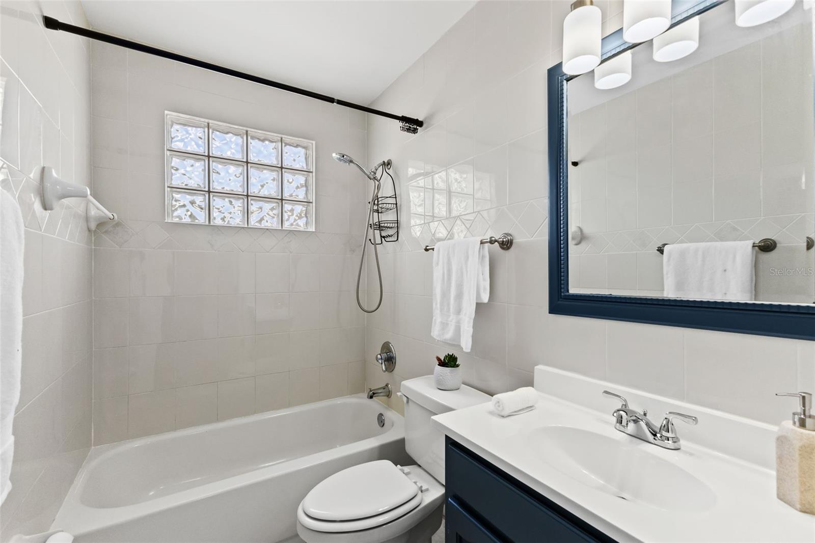 RIVERCREST - Residential