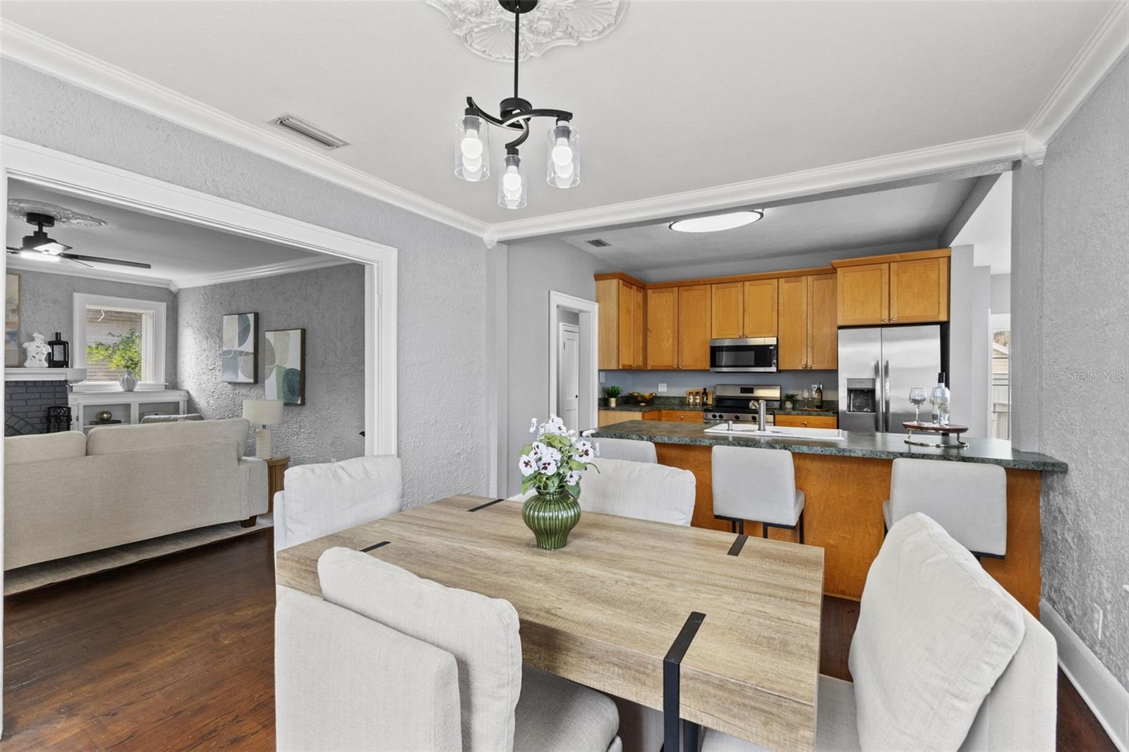 RIVERCREST - Residential